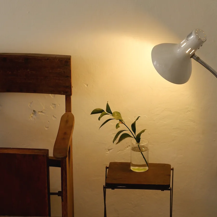Aki table lamp with linen shade and oak base